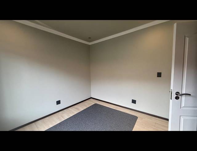 2 BEDROOM APARTMENT FOR SALE IN GLENVISTA